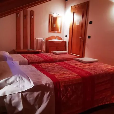 Couette-café Paradiso 3*